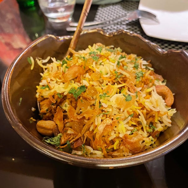 Classical Indian resturant with great selection of dishes.