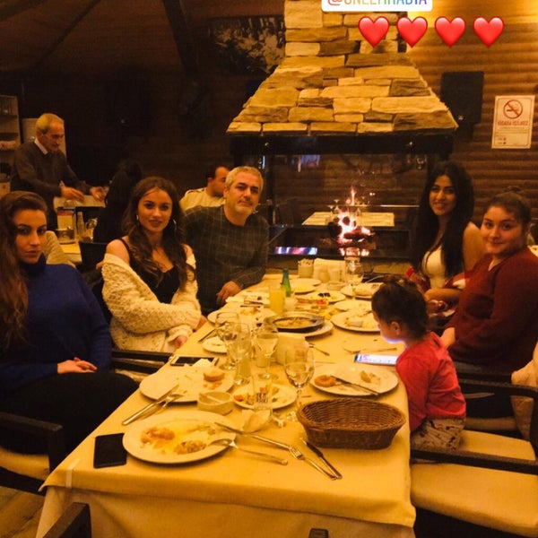 รูปภาพถ่ายที่ Körfez Aşiyan Restaurant โดย DiLan S. เมื่อ 12/15/2019