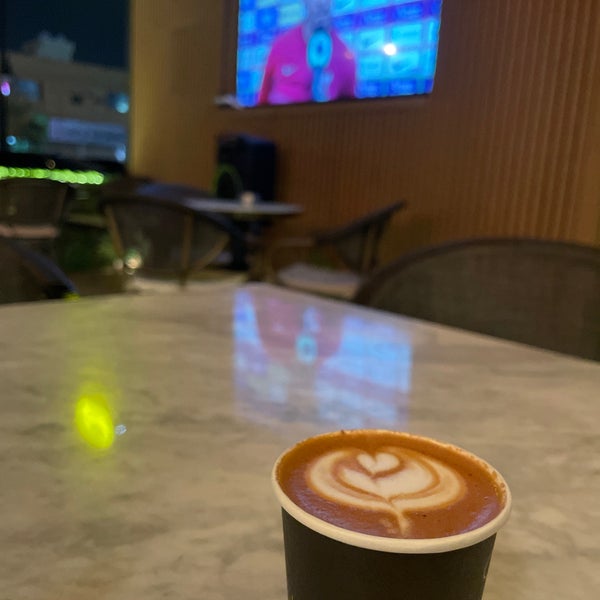 2/10/2022 tarihinde Semo D.ziyaretçi tarafından Triple M Cafe'de çekilen fotoğraf