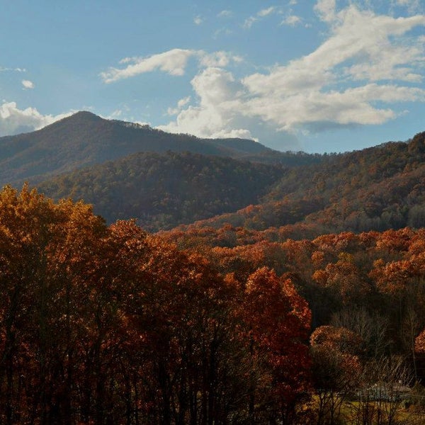 Foto tirada no(a) Carolina Mountain Realty, Inc. por Carolina Mountain Realty, Inc. em 8/27/2014