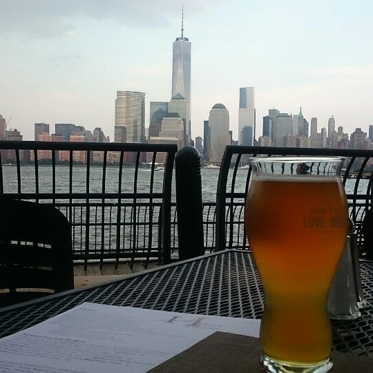 Photo taken at Henry&#39;s On The Hudson by Takeshi W. on 7/31/2014