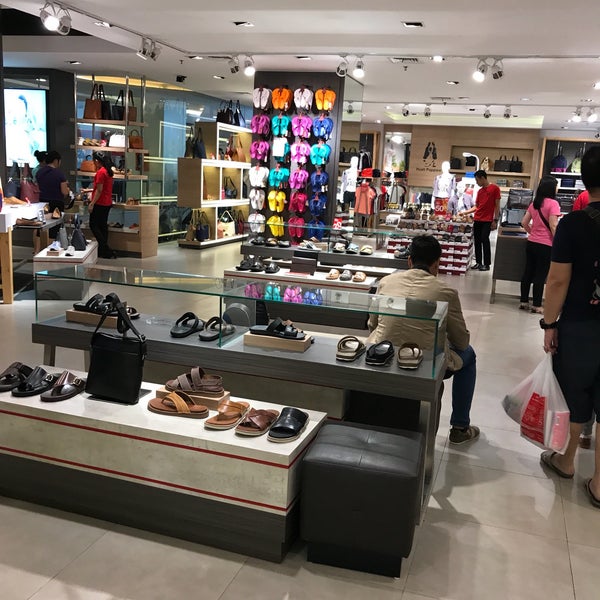 hush puppies shoe store