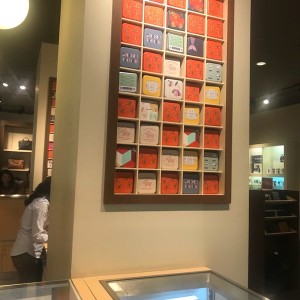 fossil outlet seattle