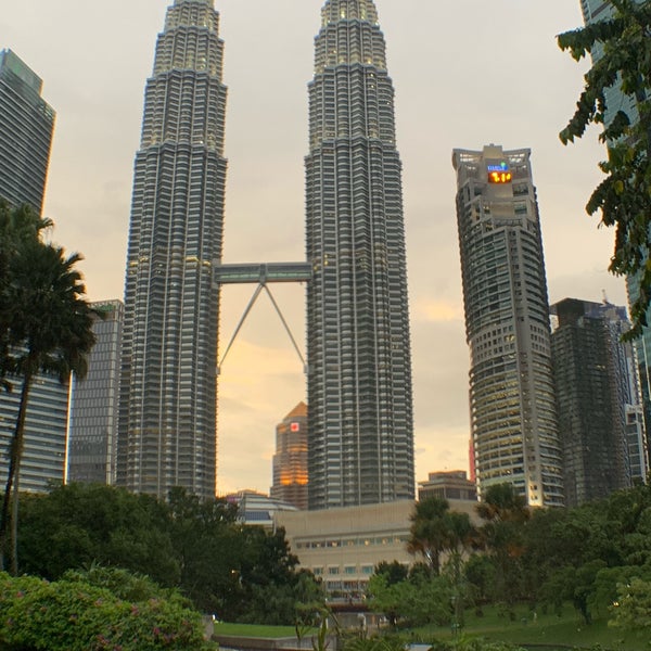 Petronas Lng Floor 80 Petronas Twin Towers 15 Visitors
