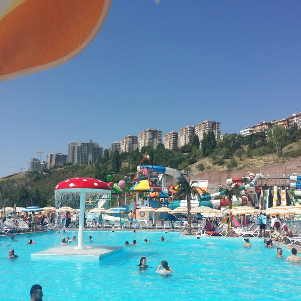Foto tomada en Waterpark Çankaya Aquapark  por HİTAF&#39;EN el 8/25/2018