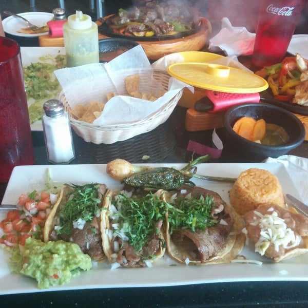 Das Foto wurde bei Sammy&#39;s Mexican Grill von Guillermo B. am 8/30/2014 aufgenommen