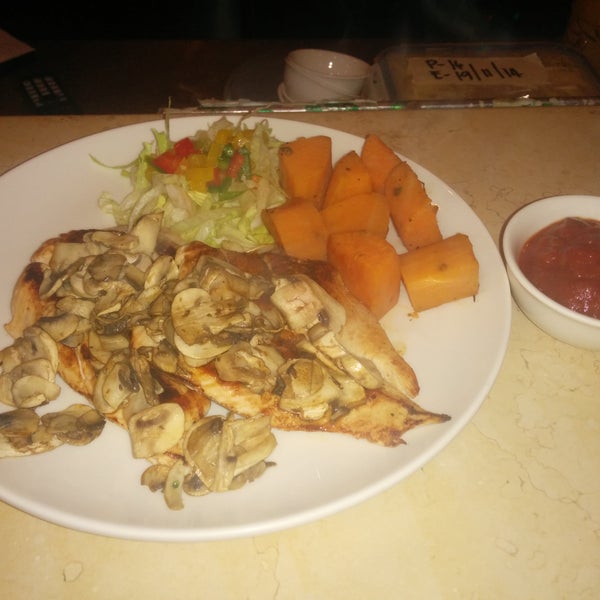 Oh yes grilled chicken with salsa, mushrooms and sweet potatoes for a side! Lean as...