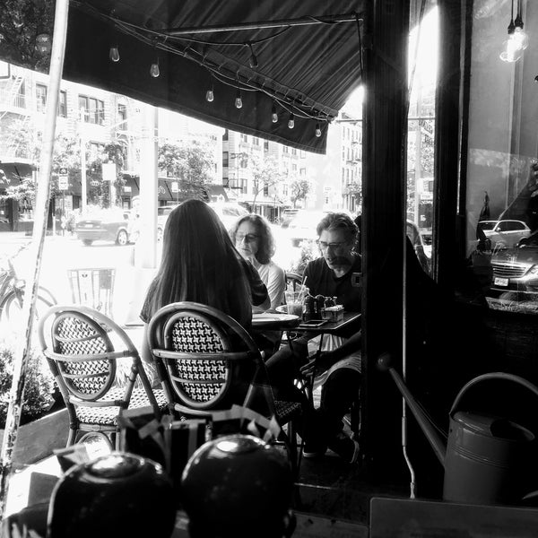Photo taken at Le Grainne Cafe by Damien C. on 9/10/2017