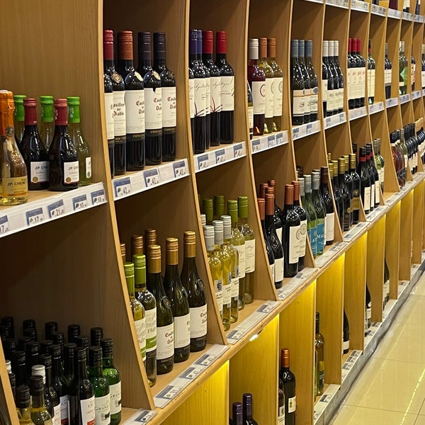 Unisat Liquor Store Lucky, Ajman (+971 56 119 9518)