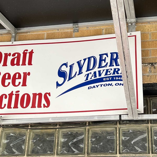 Foto tirada no(a) Slyder&#39;s Tavern por Matt &amp; Andrea S. em 5/27/2022