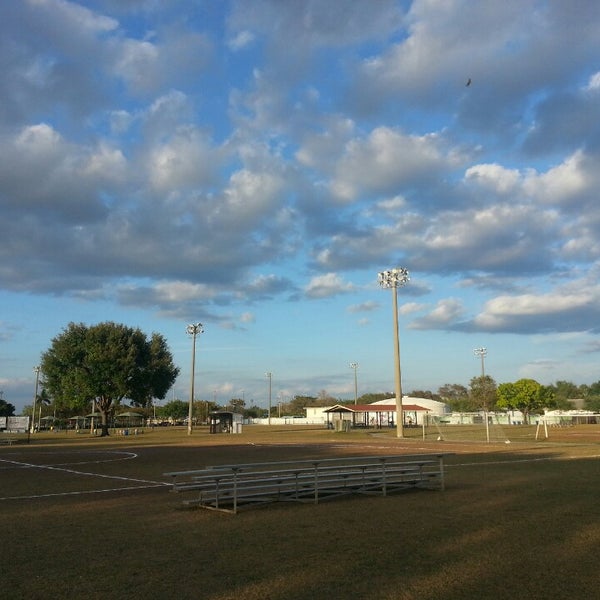 Mullins Park Football Field 2 tips