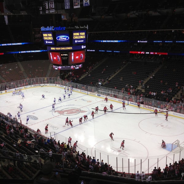 รูปภาพถ่ายที่ Prudential Center โดย Jhon C. เมื่อ 4/23/2013