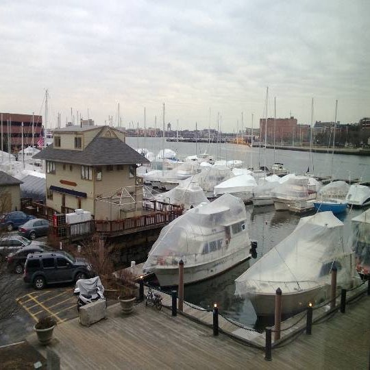 Foto tirada no(a) Residence Inn by Marriott Boston Harbor on Tudor Wharf por Sandro M. em 2/5/2013