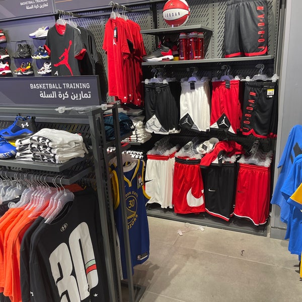 Nike top store sharjah
