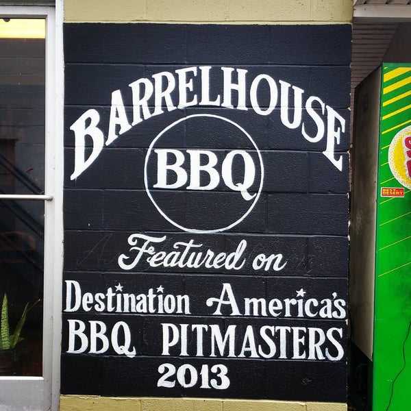 Photo taken at Barrelhouse BBQ by Oliver S. on 10/25/2015