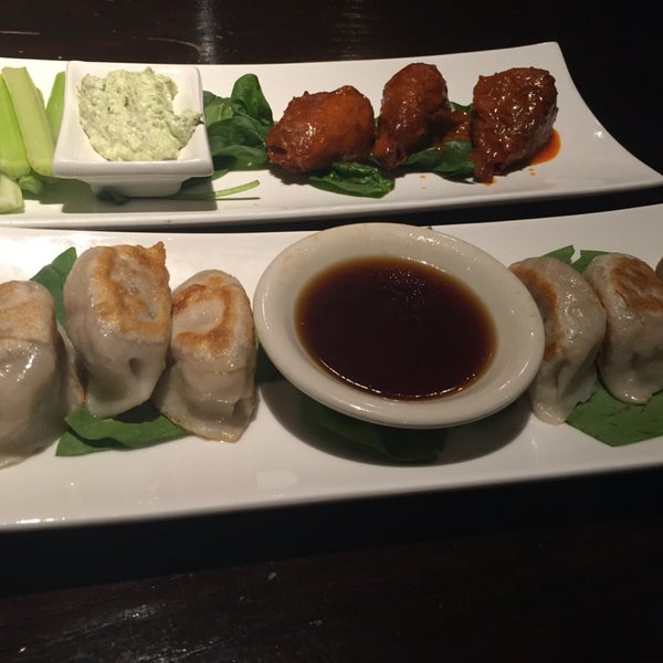 Wow!! This was the best meal I've had in months!! And vegan!! pan seared dumplings, the buffalo lollipops, and the pad Thai! All absolutely delicious. Finished with a root beer float!