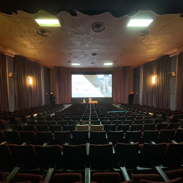 Снимок сделан в SIFF Cinema at the Uptown пользователем Michael P. 11/21/2019