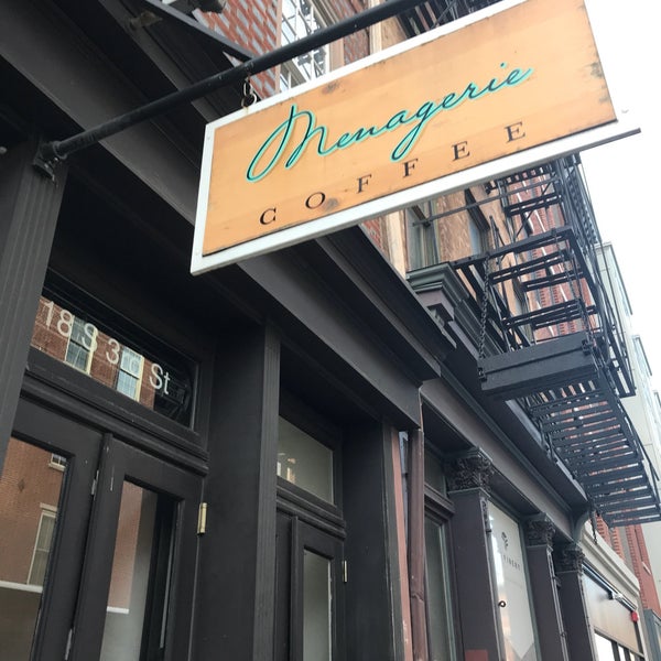 Foto tirada no(a) Menagerie Coffee por Michael P. em 11/21/2017