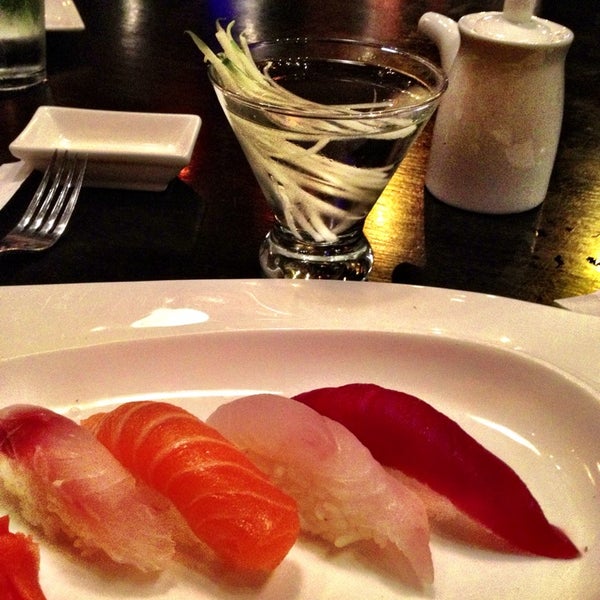 Снимок сделан в Sogo Hibachi Grill &amp; Sushi Lounge пользователем 8PM R. 7/12/2013