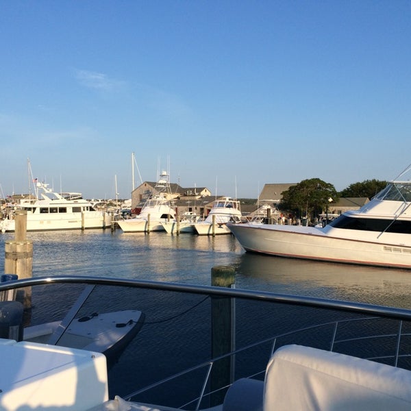 Foto tirada no(a) Nantucket Boat Basin por Laura D. em 7/22/2014