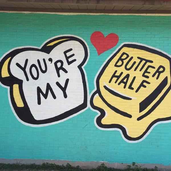 Снимок сделан в You&#39;re My Butter Half (2013) mural by John Rockwell and the Creative Suitcase team пользователем Donita W. 7/16/2016