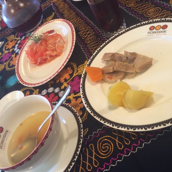รูปภาพถ่ายที่ Uchkuduk - Uzbek Cuisine โดย Wolf of Wall Street เมื่อ 9/10/2014