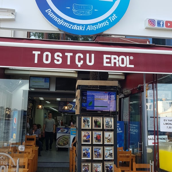 รูปภาพถ่ายที่ Tostçu Erol İstanbul Karaköy Şubesi โดย Hasan D. เมื่อ 8/22/2019