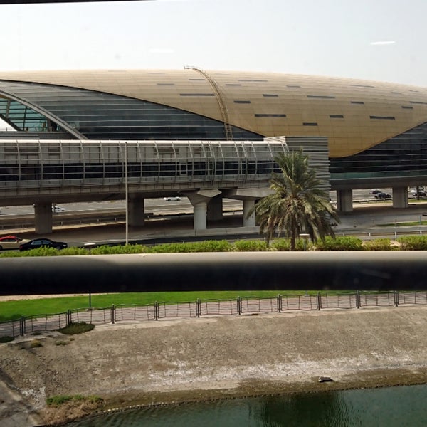 Mall of the Emirates Metro Station Metro Station
