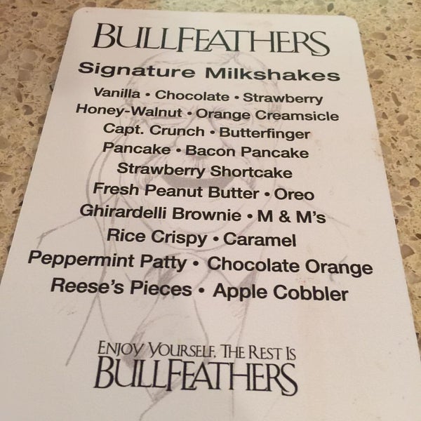 รูปภาพถ่ายที่ Bullfeathers โดย Jamie เมื่อ 9/24/2015