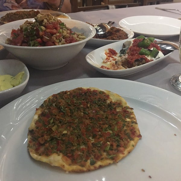 9/3/2017 tarihinde Betül Ü.ziyaretçi tarafından Antepli Et Restaurant Tatlı'de çekilen fotoğraf