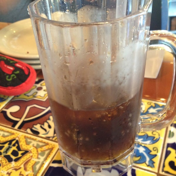 Photo taken at Chili&#39;s Grill &amp; Bar by Marie K. on 5/31/2013