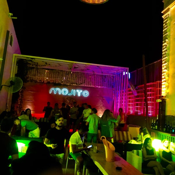 Foto tirada no(a) Mojito Lounge &amp; Club por Rıdvan B. em 7/4/2019