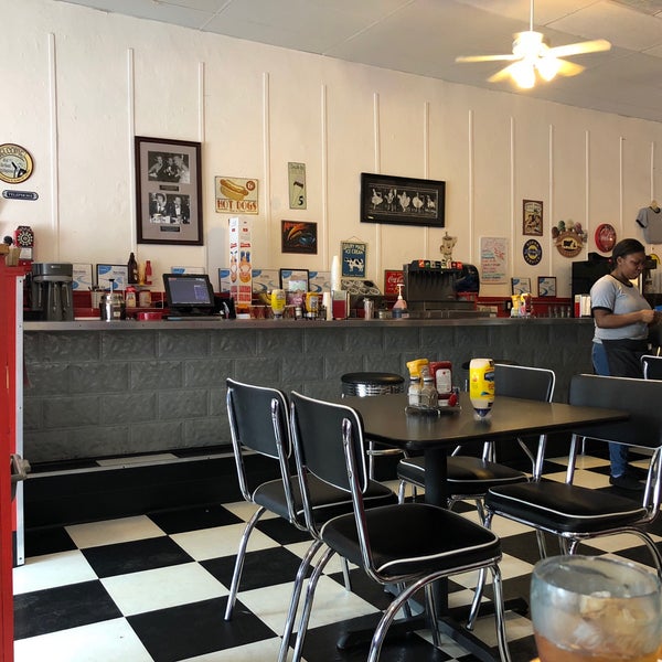 Photo taken at KirbyG&#39;s Diner &amp; Pub by ©Sonya™ on 4/14/2018