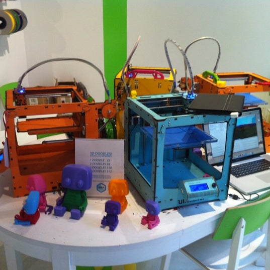 Photo taken at 3DEA: 3D Printing Pop Up Store by Brian Q. on 1/9/2013