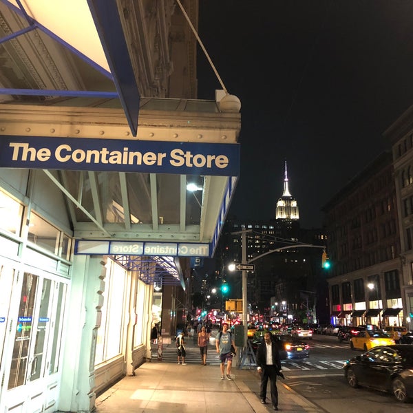 Das Foto wurde bei The Container Store von Frank am 8/18/2018 aufgenommen