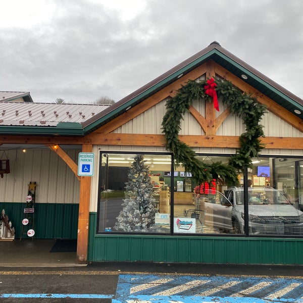 Pine Ridge Grocery 2 tips from 70 visitors