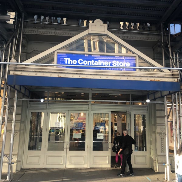 Foto tirada no(a) The Container Store por Frank em 12/28/2020