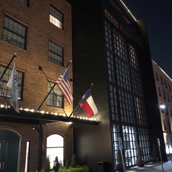 รูปภาพถ่ายที่ NYLO Dallas Plano Hotel, Tapestry Collection by Hilton โดย Frank เมื่อ 9/1/2021
