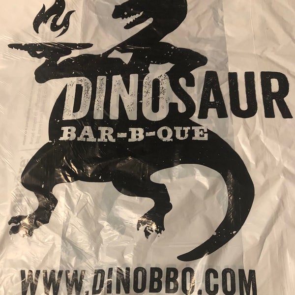 Das Foto wurde bei Dinosaur Bar-B-Que von Frank am 9/30/2022 aufgenommen