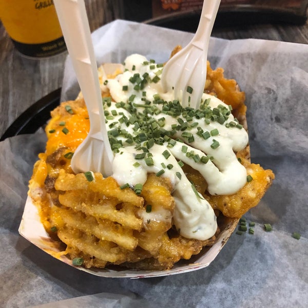 Foto scattata a New York Grilled Cheese Co. da Frank il 10/19/2019