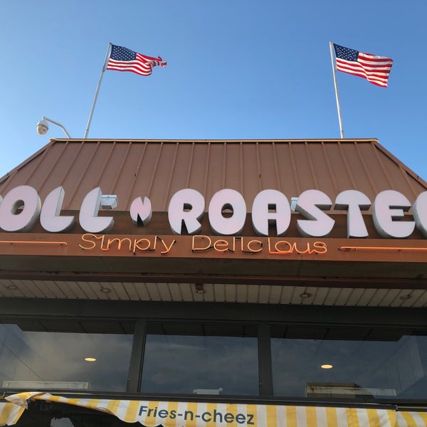 Photo taken at Roll N Roaster by Frank on 5/2/2020