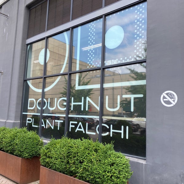 รูปภาพถ่ายที่ Doughnut Plant โดย Frank เมื่อ 6/9/2023