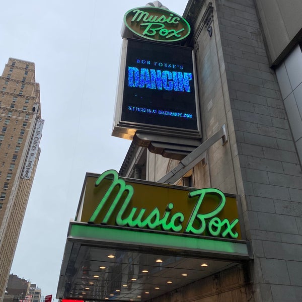 รูปภาพถ่ายที่ Music Box Theatre โดย Frank เมื่อ 4/28/2023
