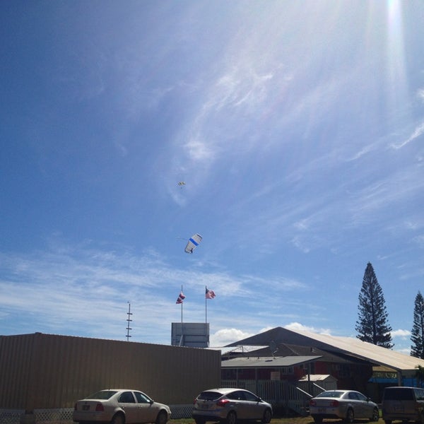 Photo taken at Pacific Skydiving Honolulu by Dot. H. on 7/9/2013