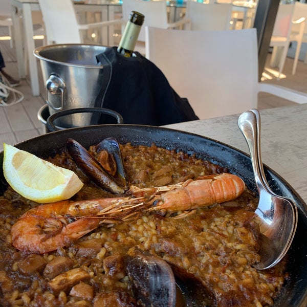 Das Foto wurde bei Arenal Restaurant von Marbetty V. am 10/2/2019 aufgenommen