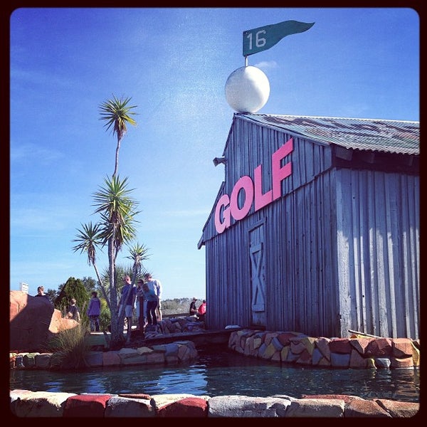 12/31/2012 tarihinde Sara A.ziyaretçi tarafından Bonanza Golf &amp; Gifts'de çekilen fotoğraf