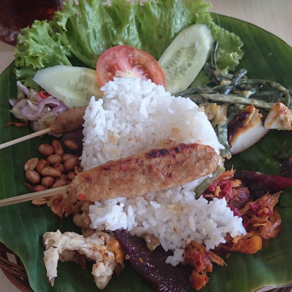 Ate Nasi Campur Bali, taste just so so but the dendeng is tasty