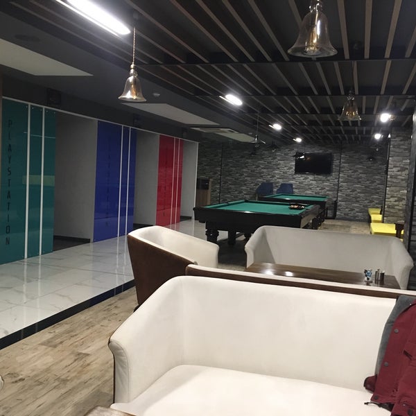 Foto diambil di Lamar Lounge oleh Şenol A. pada 12/19/2018