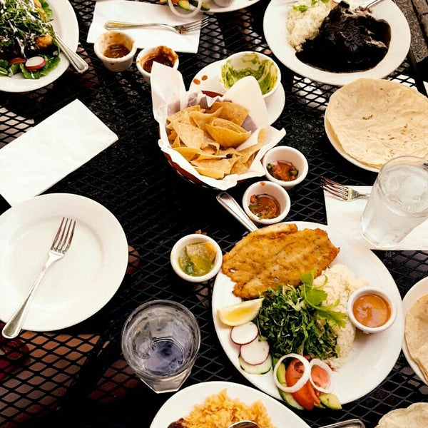 7/16/2016 tarihinde Laurentia H.ziyaretçi tarafından La Cocina Oaxaquena'de çekilen fotoğraf