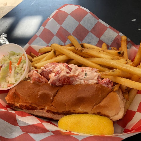 Photo taken at Yankee Lobster by Car R. on 11/2/2019